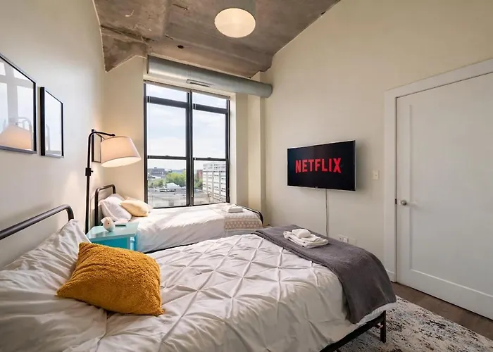 Walkable 2br In South Loop With Optional Parking And Gym Access Near Mccormick Place, Museum Campus & Lakefront Chicago