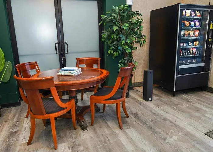 Walkable 2br In South Loop With Optional Parking And Gym Access Near Mccormick Place, Museum Campus & Lakefront Chicago