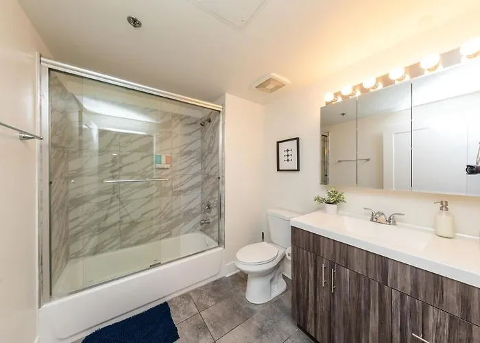 Apartment Walkable 2br In South Loop With Optional Parking And Gym Access Near Mccormick Place, Museum Campus & Lakefront